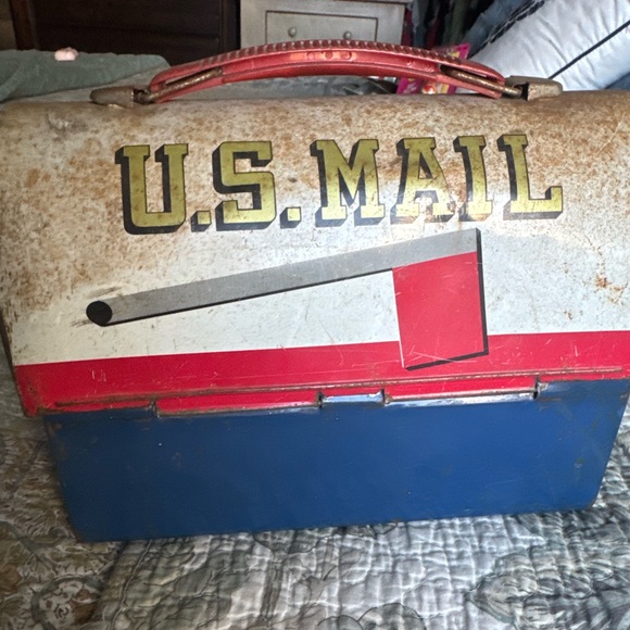 Vintage 1960s Aladdin U.S. Mail Dome Top Metal Lunchbox (No Thermos) - Picture 2 of 12